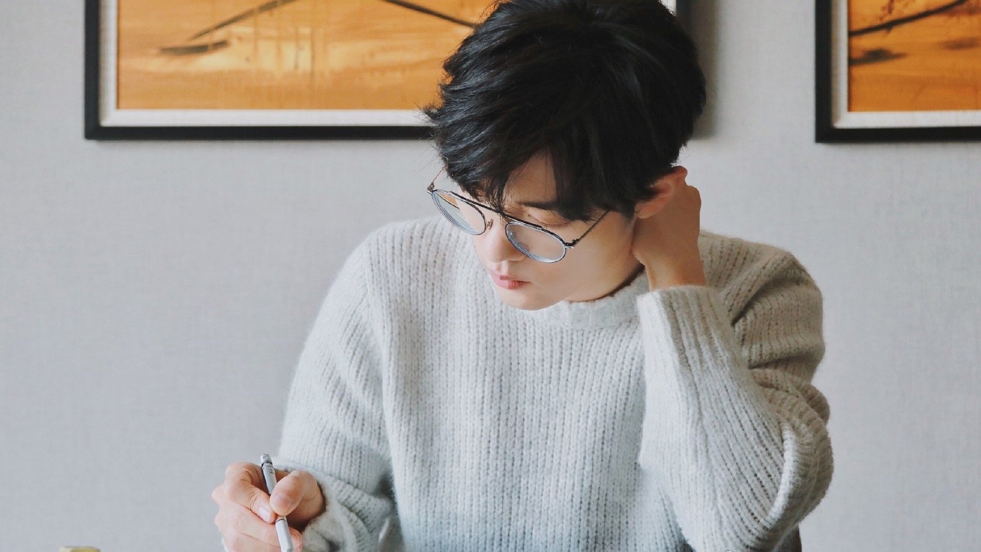 田径比赛现场火爆比赛场面跌宕起伏，田径比赛视频播放